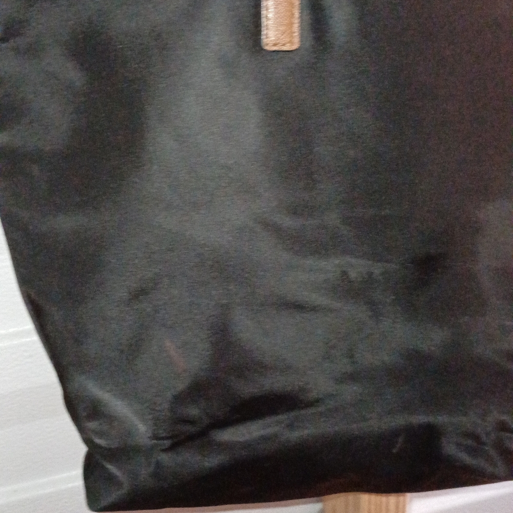Michael Kors Black and Tan Structured Tote with Gold Hardware - Picture 14 of 16